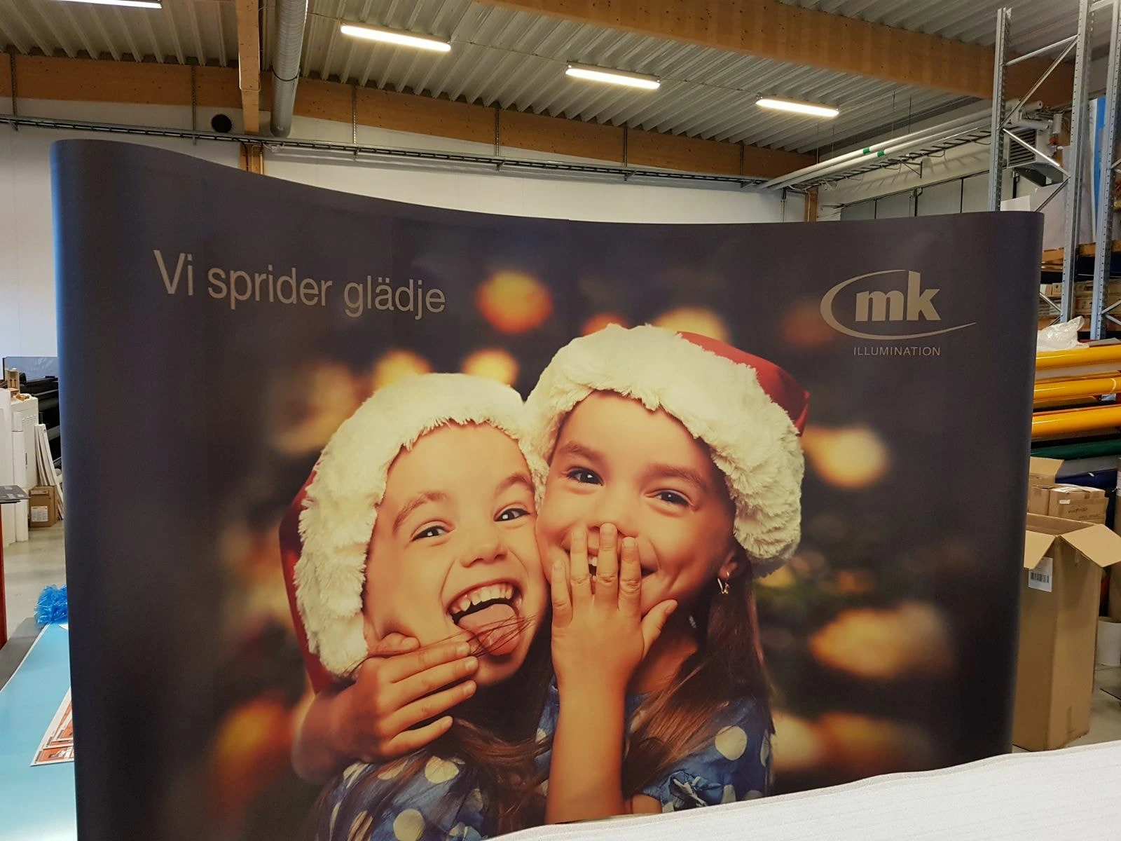 Mässmonter med popupvägg och rollup producerad av Specialprint